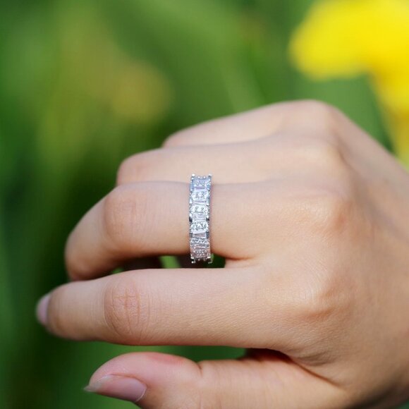 ▶Eternity Thin Baguette Engagement Trapezoid Stone CZ Band for Women, L169 - Picture 3 of 6